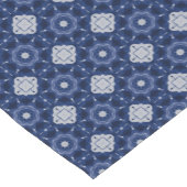 青エレガント灰色イニシャルモノグラムの ショートテーブルランナー (コーナー)