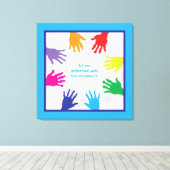 青カラフル色の子ども向けハンドプ縁どロ キャンバスプリント (インサイチュ (ウッドフロア))