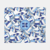 青ガーリー白バレーボールスポーツチームカラー フリースブランケット (正面(横))