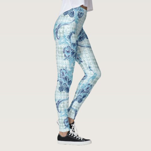 青クールのセレニティと海のパタインスパイアーン レギンス (右)