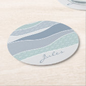 青クール緑の曲線ストライプ抽象芸術波名 ラウンドペーパーコースター (アングル)