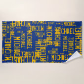 青クール色のカスタムタイポグラフィの黄色の名前(&H) ビーチタオル (正面)