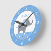 青パーソナライズされたと灰色の象の子供部屋ラウンド ラウンド壁時計 (傾斜)