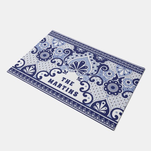 青パーソナライズされたと白のメキシコのタラベラ瓦 ドアマット (アングル)