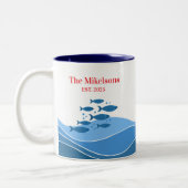 青パーソナライズされたモダン海沿岸魚 ツートーンマグカップ (左)