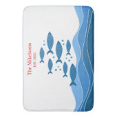 青パーソナライズされたモダン海沿岸魚 バスマット (正面縦)