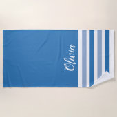 青パーソナライズされた白ストライプの ビーチタオル (正面)