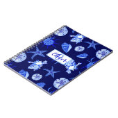 青ミックスシーシェルパタカスタムーン – モノグラム名 ノートブック (左側)