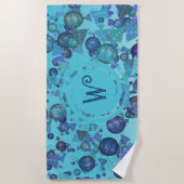 青モダンのモノグラムを持つ幾何形状 ビーチタオル (正面)