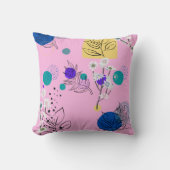 青モダンティール（緑がかった色）黄色い斑点の花がピンク クッション (正面)