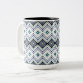 青モダンパターン(の模様が)ある ツートーンマグカップ (正面左)