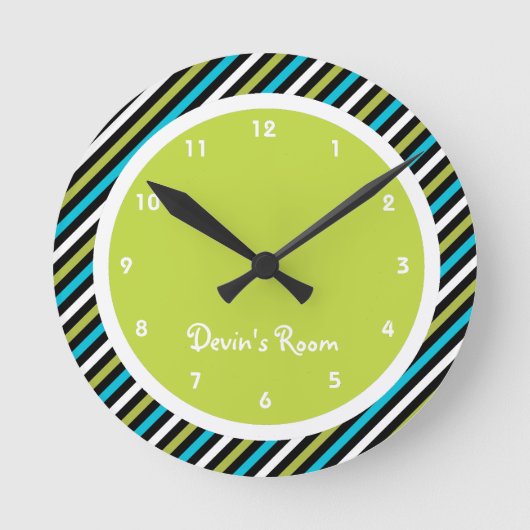 青及びライムのストライプのな子供の寝室 ラウンド壁時計 (正面)