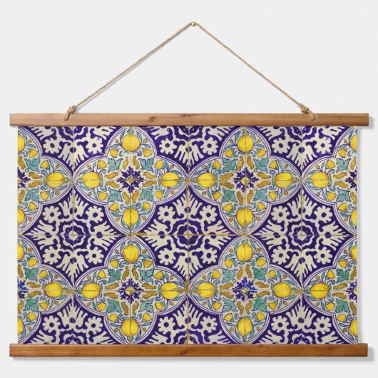 青地中海の模様黄色い花 吊り下げ型タペストリー (正面)