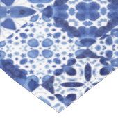 青地中海の白タイル模様の水色 テーブルクロス (アングル)