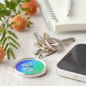 青淡い色のい蝶の背景シルバー キーホルダー (側面)