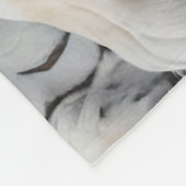 青淡い色の緑のジャングルに金の虎 フリースブランケット (角)