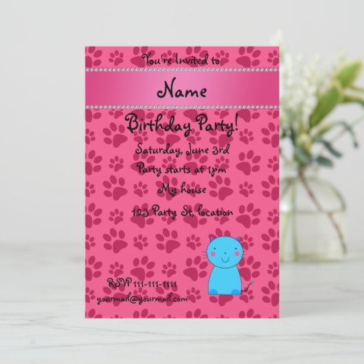 青猫のパーソナライズされたピンクの手に名前を付ける 招待状 (スタンド正面)