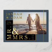 青王室のと金ゴールドの結婚写真のMr.And Mrs. 箔招待状 (正面)