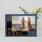 青王室のと金ゴールドの結婚写真のMr.And Mrs. 箔招待状 (立ち正面)