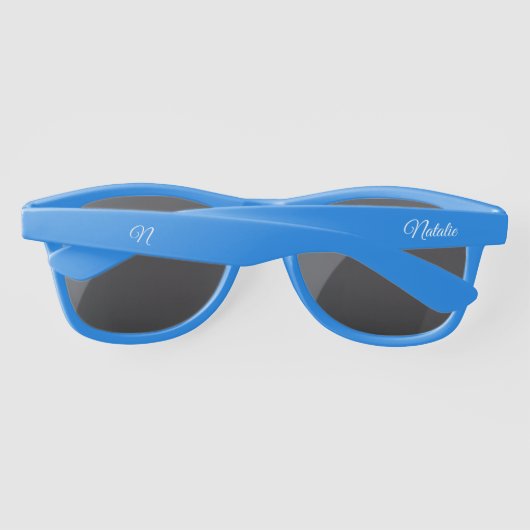 青王室の無地の色モノグラムの サングラス (裏面)