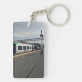 青白の列車 キーホルダー (裏面)