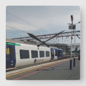 青白の列車 スクエア壁時計 (正面)