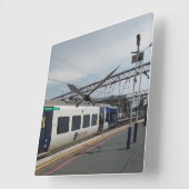 青白の列車 スクエア壁時計 (傾斜)