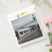 青白の列車 フェイバーバッグ (封をした状態)