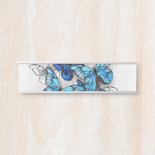 青白の蝶の構成 サインプレート (正面)