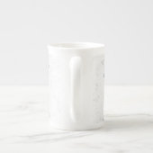 青白の蝶の構成 ボーンチャイナマグカップ (裏面)