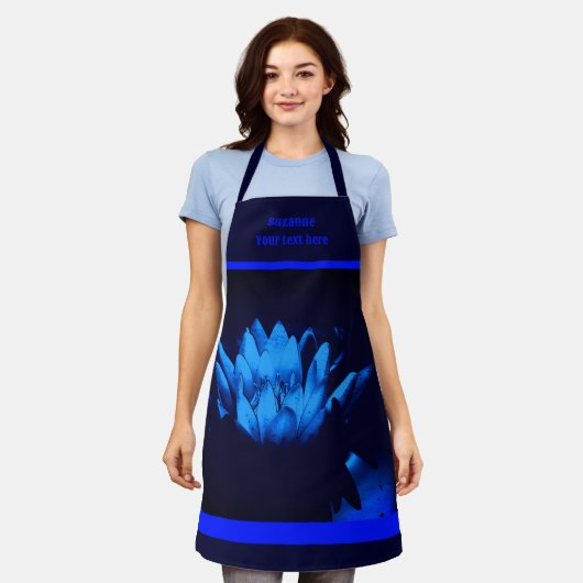 青白熱［赤熱］光を放つ蓮ゆりパーソナライズされた花 エプロン (着用した状態)