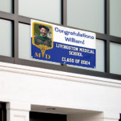 青白王室の医学校卒業 横断幕 (ビルの外側)