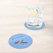 青空で飛行するカモメ ラウンドペーパーコースター (インサイチュ)