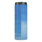 青空と白い雲の抽象芸術自然写真 タンブラー (裏面)