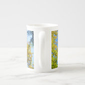 青空と紅葉 – パーソナライズされた ボーンチャイナマグカップ (裏面)