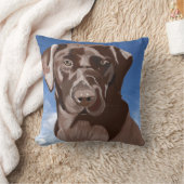 青空にラブラドールのチョコレートブラウン クッション (ブランケット)