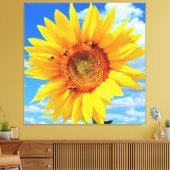 青空に咲く黄色のひまわりとミツバチ – Summer Day キャンバスプリント (インサイチュ (リビング))