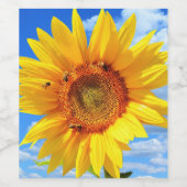 青空に咲く黄色のひまわりとミツバチ – Summer Day ワインラベル (シングルラベル)