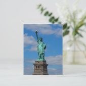 青空に映える自由の女神像 ポストカード (スタンド正面)