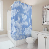 青空に浮かぶ可愛らしいハート型の雲と明るく幸せ シャワーカーテン (インサイチュ)