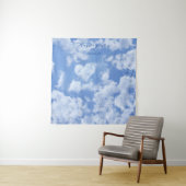 青空に浮かぶ可愛らしいハート型の雲と明るく幸せ タペストリー (インサイチュ)