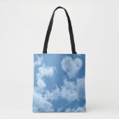 青空に浮かぶ可愛らしいハート型の雲と明るく幸せ トートバッグ (正面)