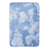 青空に浮かぶ可愛らしいハート型の雲と明るく幸せ バスマット (正面縦)