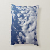 青空に浮かぶ白い雲 アクセントクッション (裏面(縦))