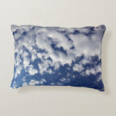 青空に浮かぶ白い雲 アクセントクッション (裏面)