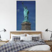 青空に浮かぶ自由の女神 キャンバスプリント (インサイチュ (寝室))