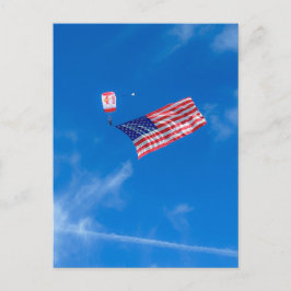 青空に翻るアメリカ国旗 ポストカード