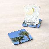 青空に臨むヤシの木の頂上 コースター (右側)