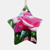 青空に華やかなピンクのバラ。花の写真 セラミックオーナメント (右)