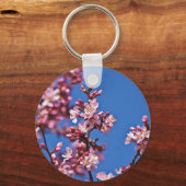 青空に触れる桜の花 キーホルダー (正面)